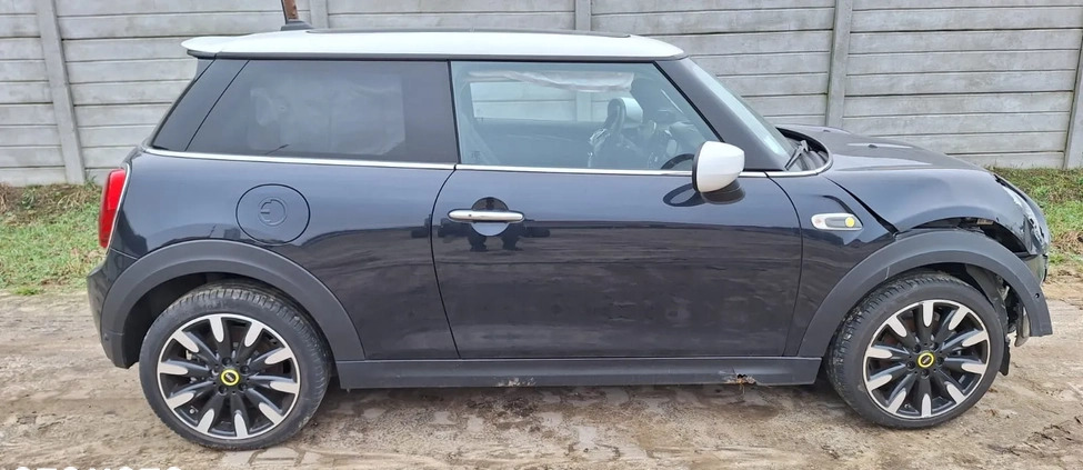 MINI Cooper cena 42900 przebieg: 21000, rok produkcji 2020 z Chodzież małe 106